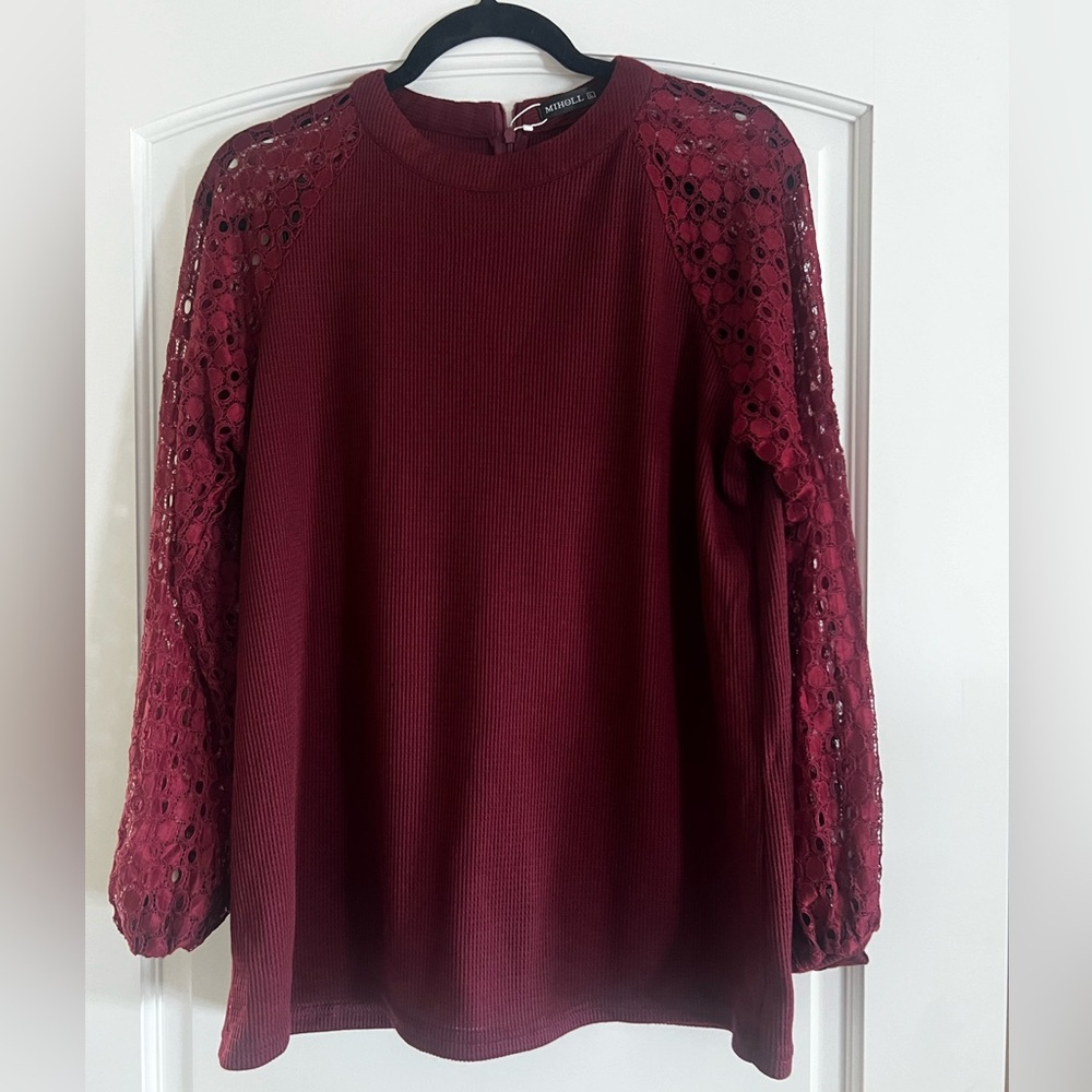 Beautiful lace sleeve cranberry colored top